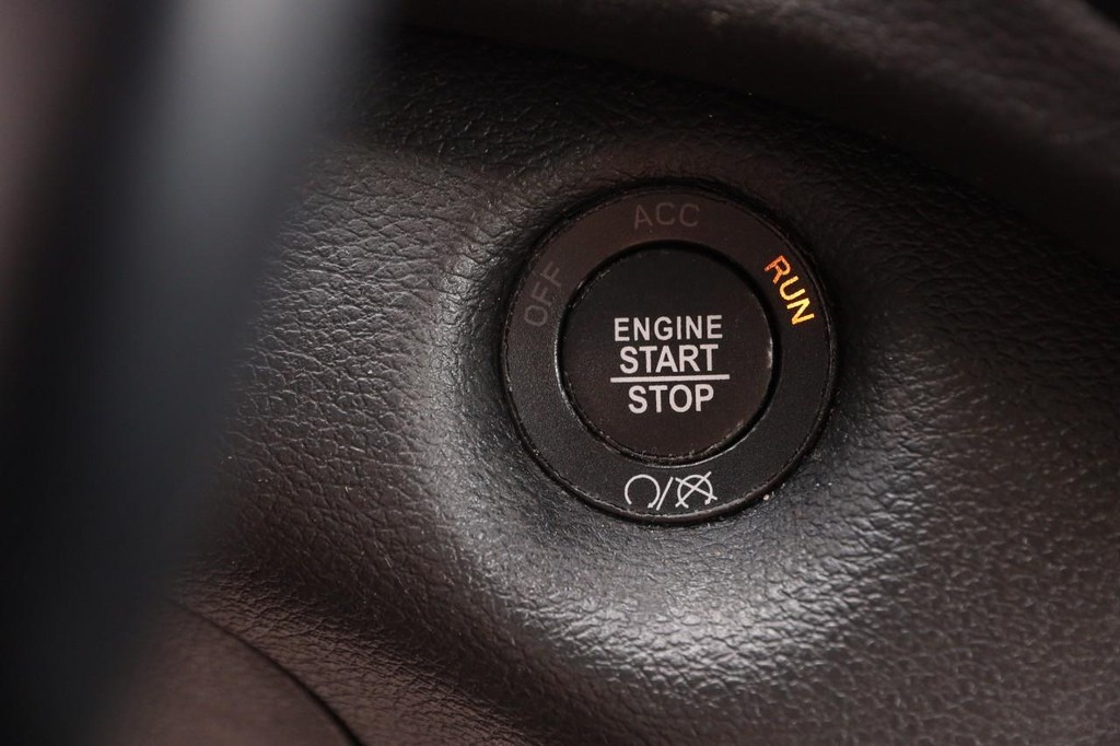 Jeep Cherokee Vehicle Full-screen Gallery Image 12