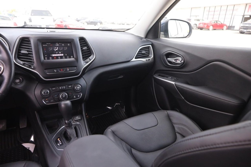 Jeep Cherokee Vehicle Full-screen Gallery Image 23