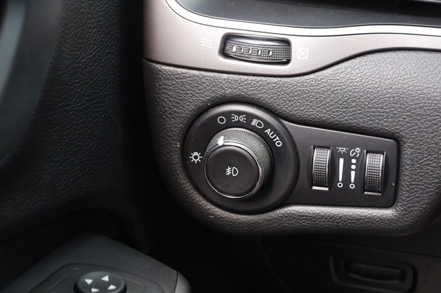 Jeep Cherokee Vehicle Image 18