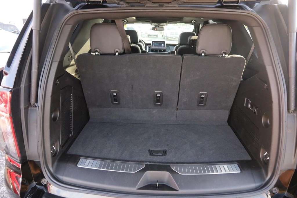 Chevrolet Tahoe Vehicle Full-screen Gallery Image 7