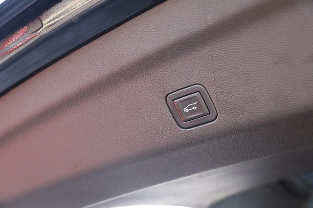 Chevrolet Tahoe Vehicle Image 09