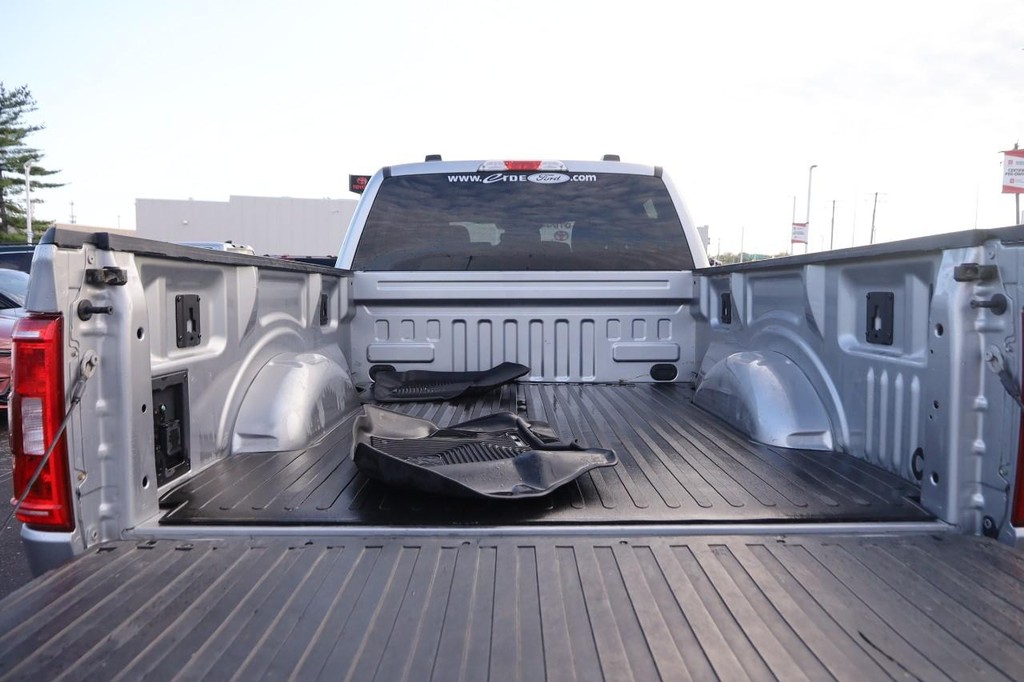 Ford F-150 Vehicle Full-screen Gallery Image 7