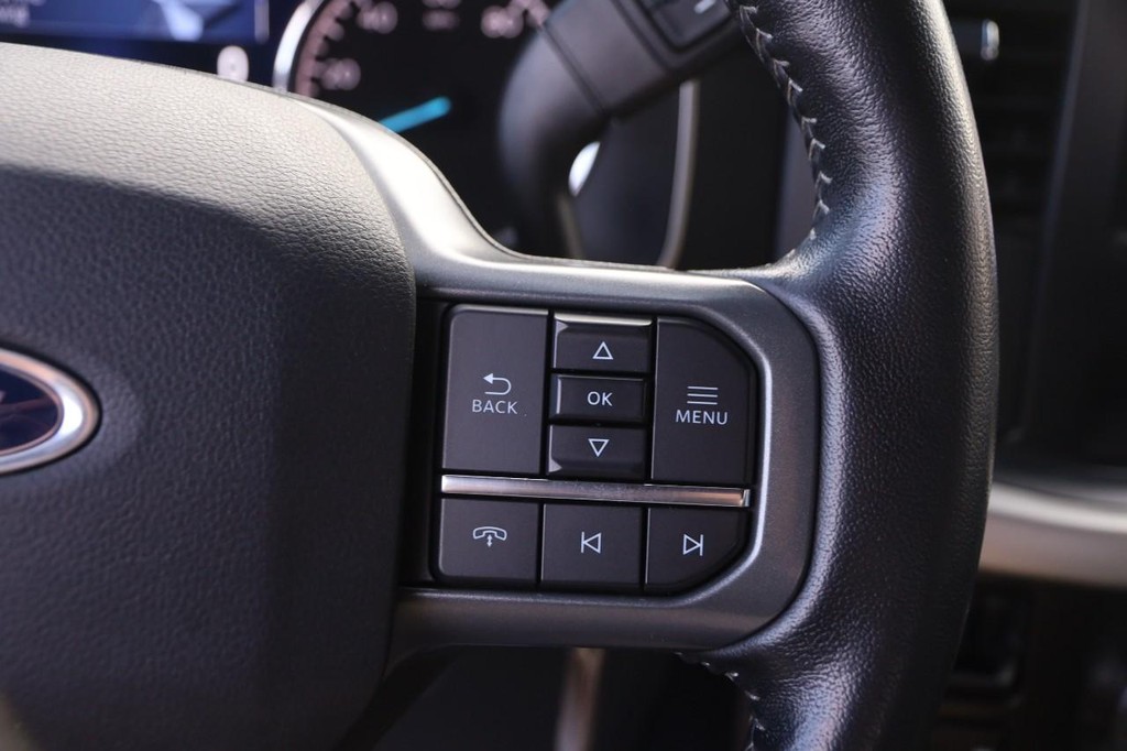 Ford F-150 Vehicle Full-screen Gallery Image 12