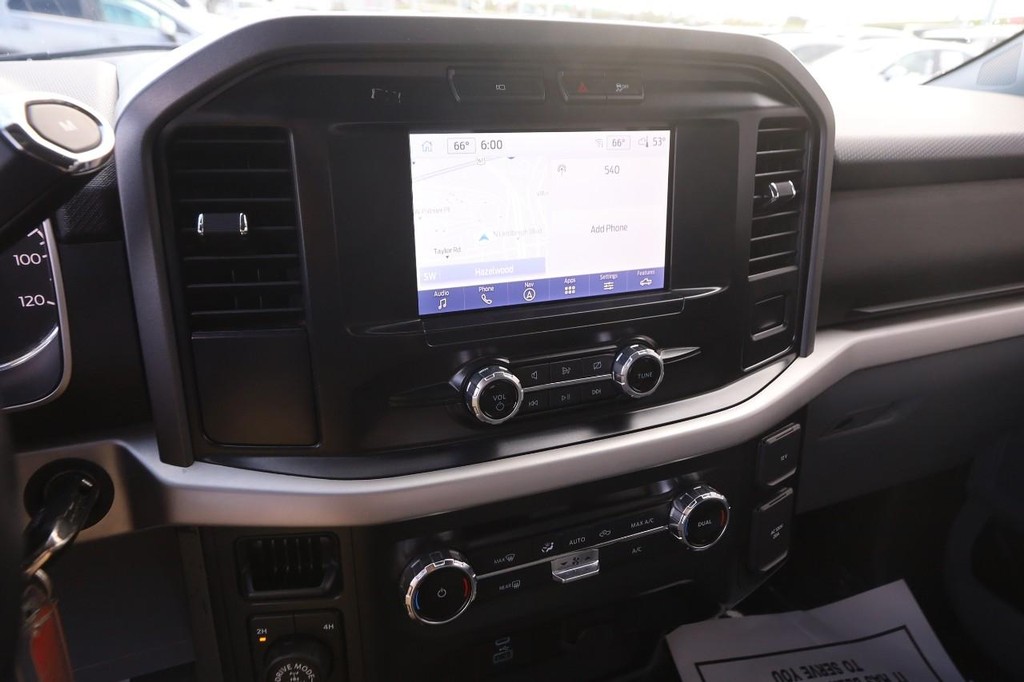 Ford F-150 Vehicle Full-screen Gallery Image 14