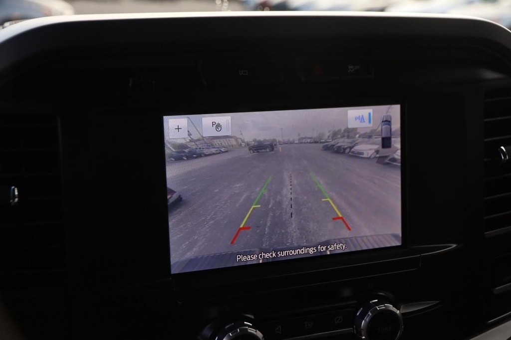 Ford F-150 Vehicle Full-screen Gallery Image 16