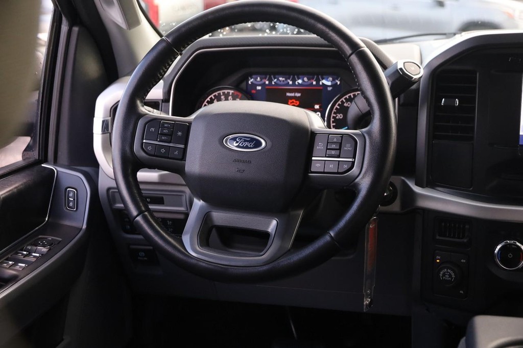 Ford F-150 Vehicle Full-screen Gallery Image 21
