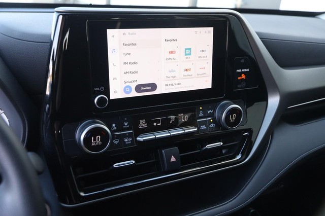 Toyota Highlander Vehicle Image 15