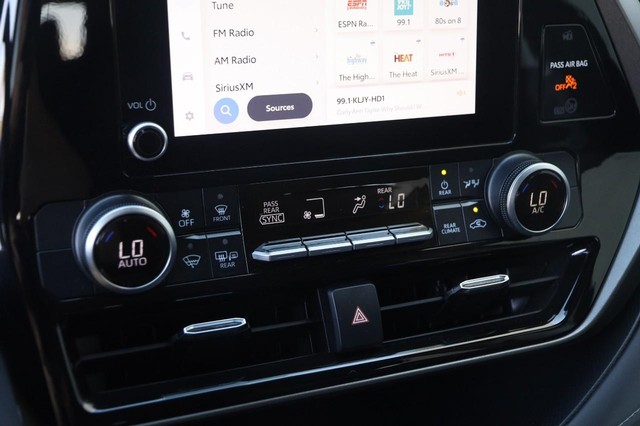 Toyota Highlander Vehicle Image 16