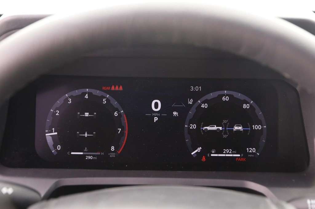 Toyota Tacoma 4WD Vehicle Full-screen Gallery Image 13
