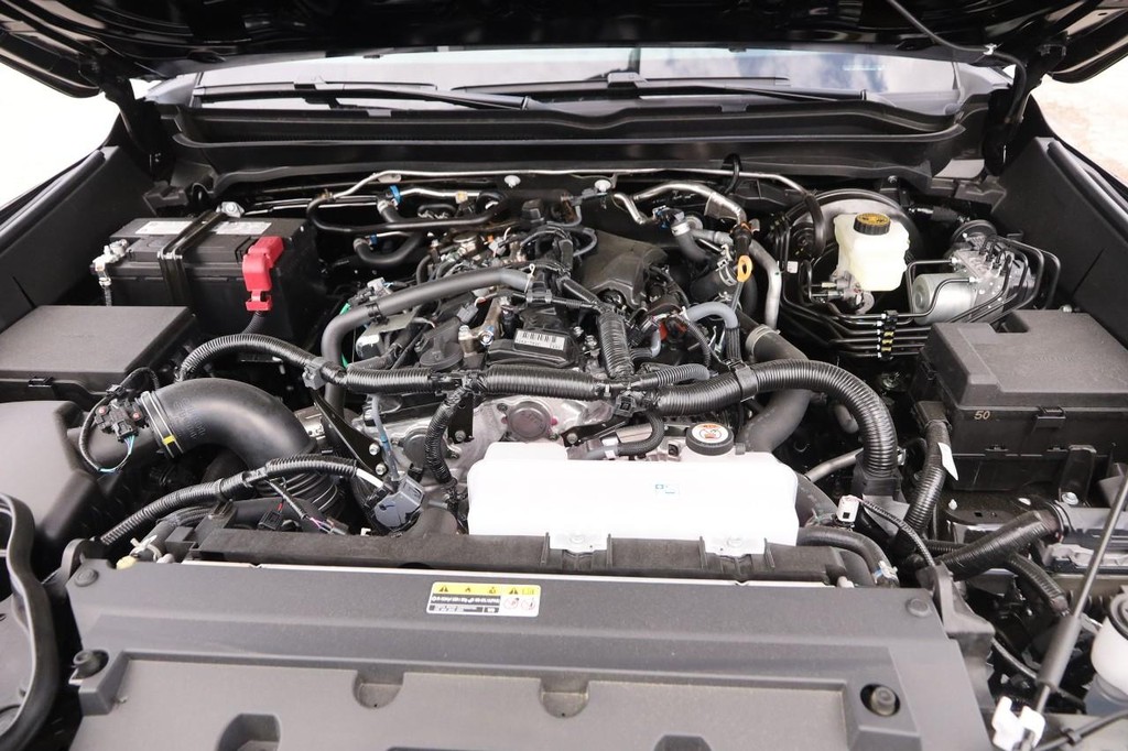 Toyota Tacoma 4WD Vehicle Full-screen Gallery Image 27