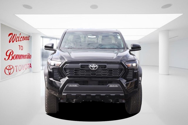 Toyota Tacoma 4WD Vehicle Image 04