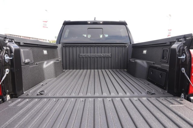 Toyota Tacoma 4WD Vehicle Image 07