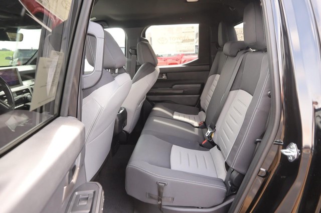 Toyota Tacoma 4WD Vehicle Image 09