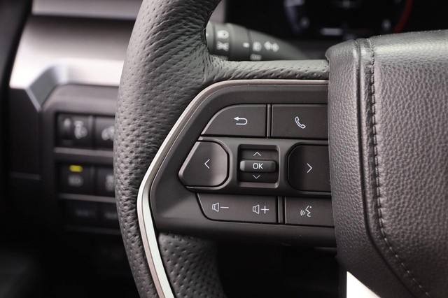 Toyota Tacoma 4WD Vehicle Image 11