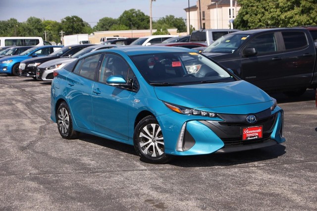 Toyota Prius Prime Vehicle Image 02