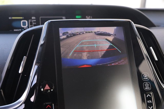 Toyota Prius Prime Vehicle Image 17
