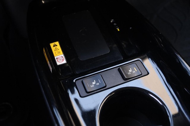 Toyota Prius Prime Vehicle Image 18