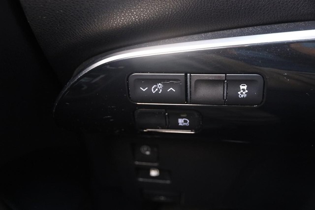 Toyota Prius Prime Vehicle Image 19