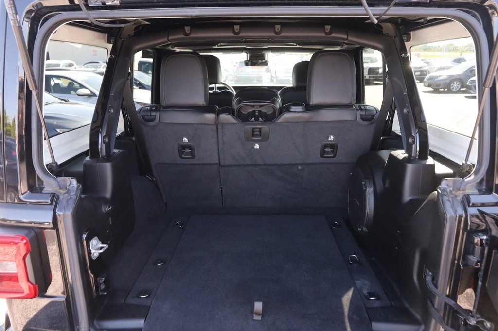 Jeep Wrangler Vehicle Full-screen Gallery Image 7