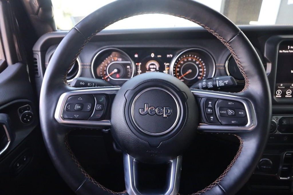 Jeep Wrangler Vehicle Full-screen Gallery Image 10