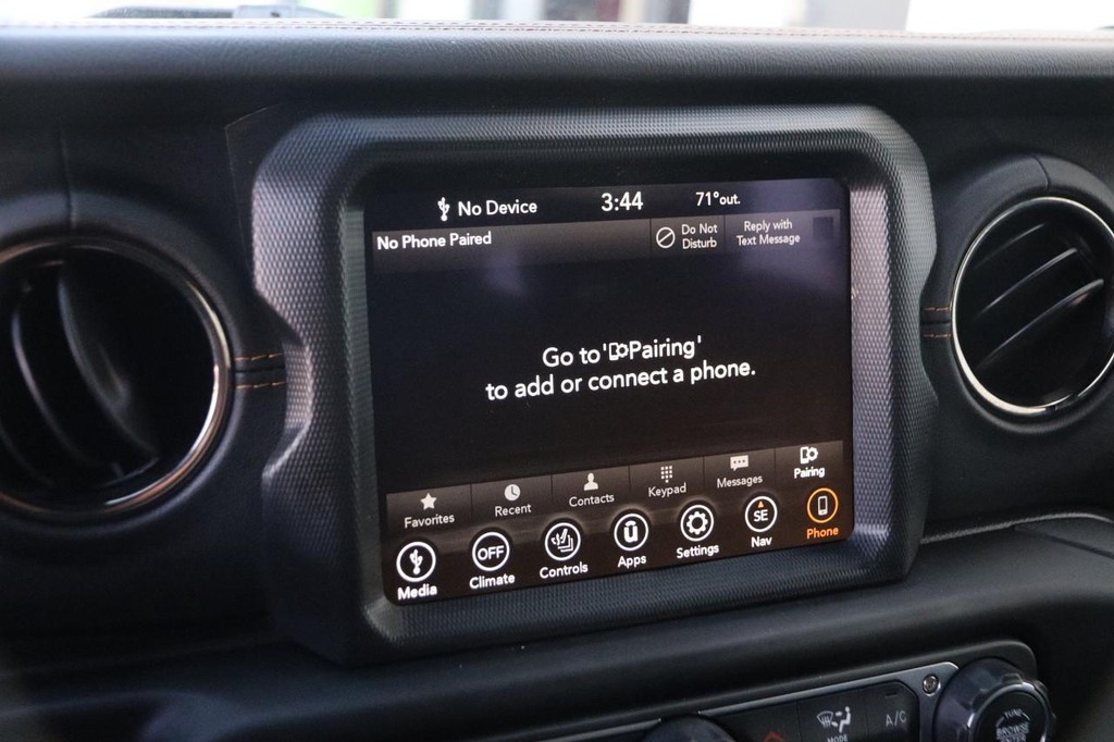 Jeep Wrangler Vehicle Full-screen Gallery Image 16