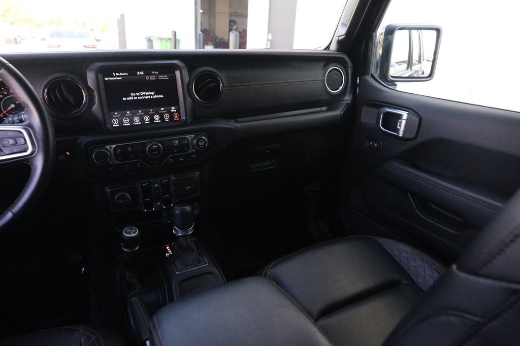 Jeep Wrangler Vehicle Full-screen Gallery Image 25
