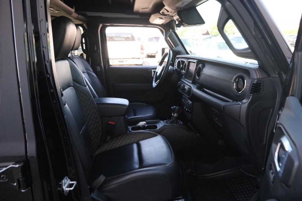 Jeep Wrangler Vehicle Full-screen Gallery Image 26