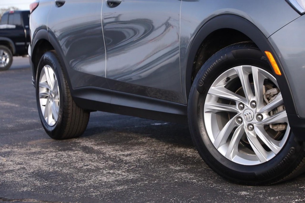 Buick Envista Vehicle Full-screen Gallery Image 03