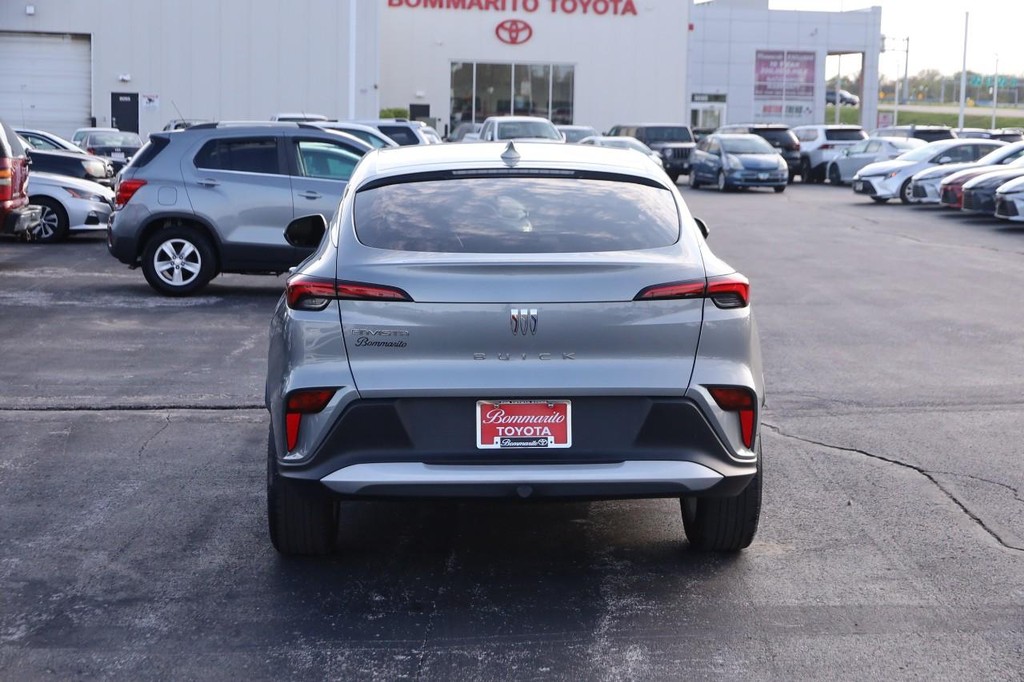 Buick Envista Vehicle Full-screen Gallery Image 06