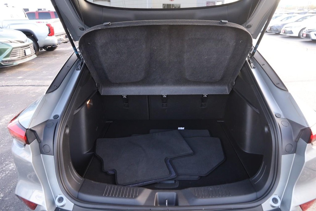 Buick Envista Vehicle Full-screen Gallery Image 07