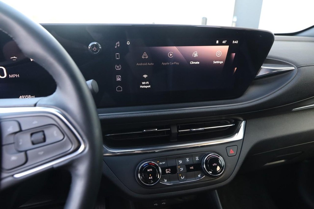 Buick Envista Vehicle Full-screen Gallery Image 15