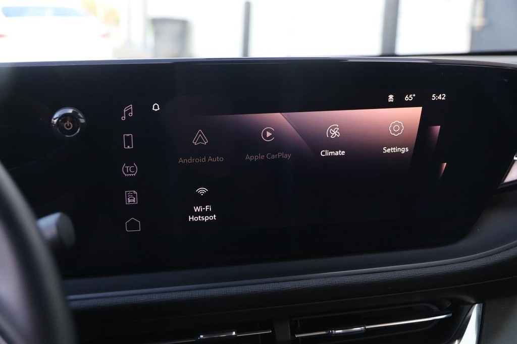 Buick Envista Vehicle Full-screen Gallery Image 16