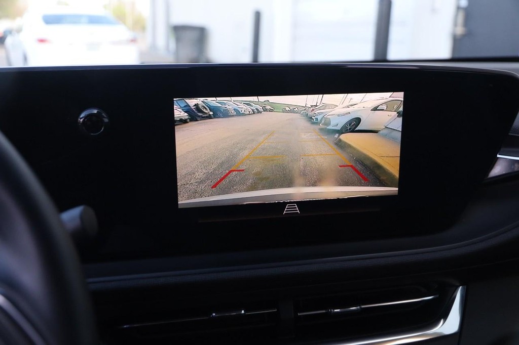 Buick Envista Vehicle Full-screen Gallery Image 17