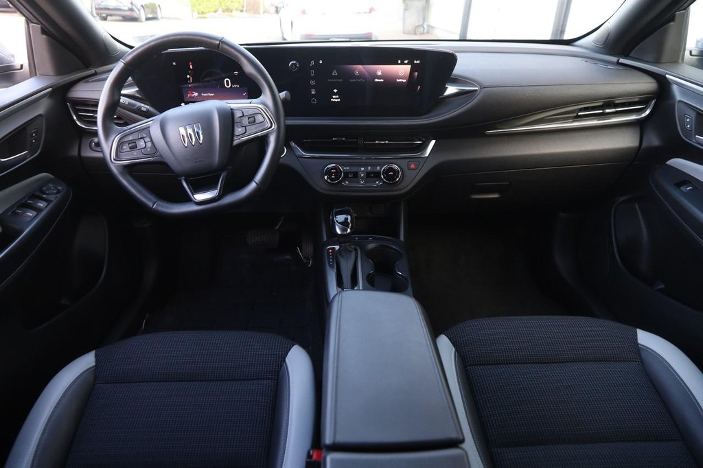 Buick Envista Vehicle Full-screen Gallery Image 20