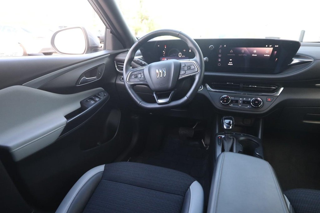 Buick Envista Vehicle Full-screen Gallery Image 21