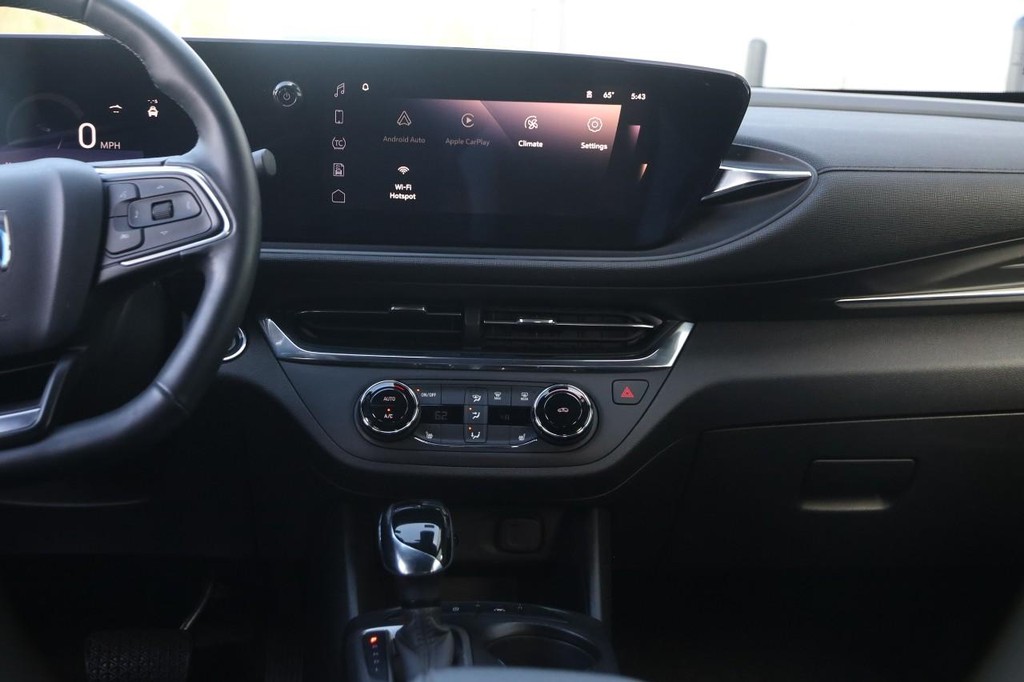 Buick Envista Vehicle Full-screen Gallery Image 23