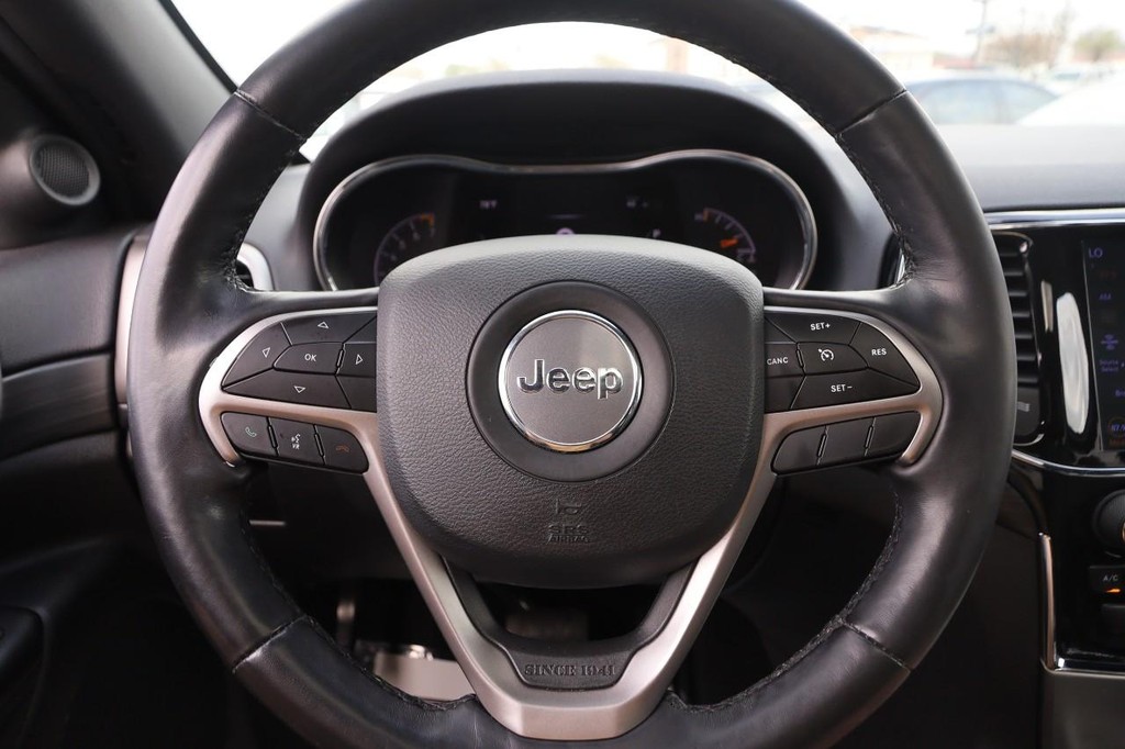 Jeep Grand Cherokee Vehicle Full-screen Gallery Image 11