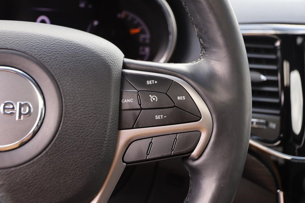 Jeep Grand Cherokee Vehicle Full-screen Gallery Image 13