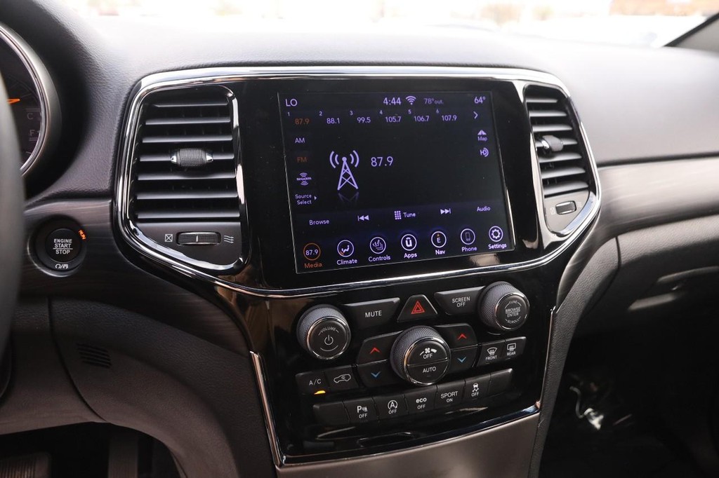 Jeep Grand Cherokee Vehicle Full-screen Gallery Image 16