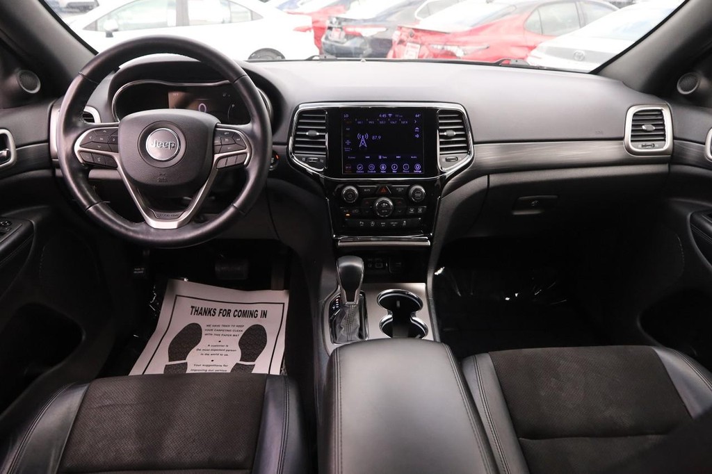 Jeep Grand Cherokee Vehicle Full-screen Gallery Image 22