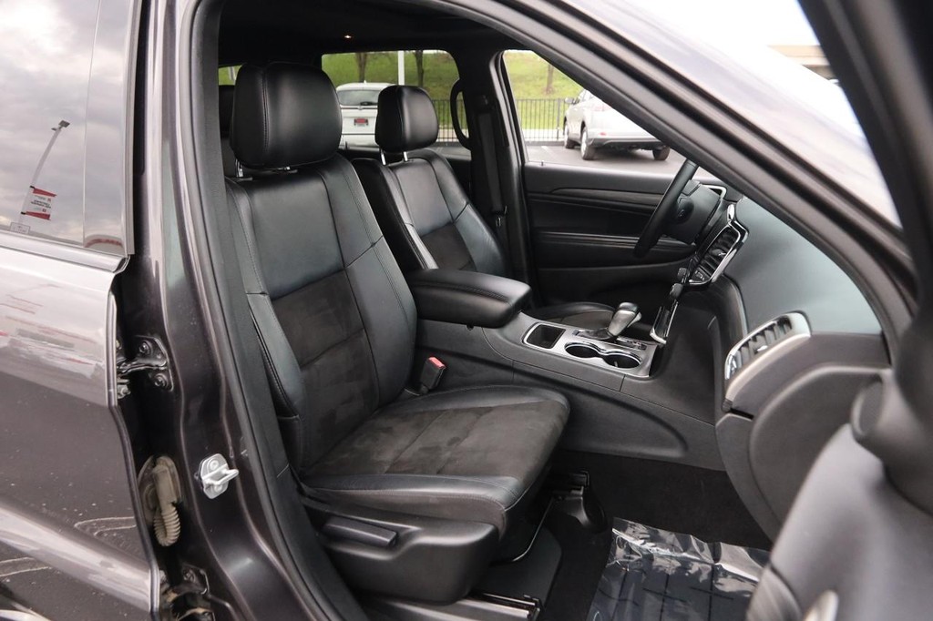 Jeep Grand Cherokee Vehicle Full-screen Gallery Image 27