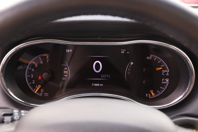 Jeep Grand Cherokee Vehicle Image 14