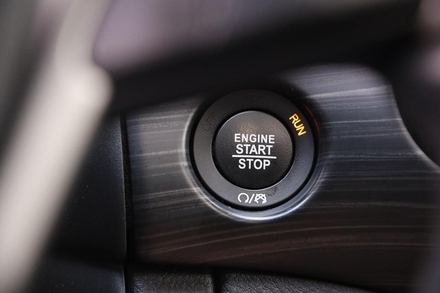 Jeep Grand Cherokee Vehicle Image 15