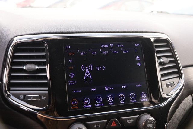 Jeep Grand Cherokee Vehicle Image 17