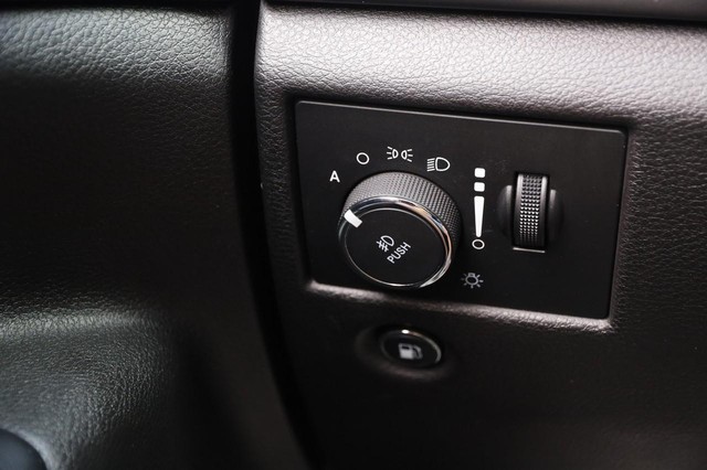 Jeep Grand Cherokee Vehicle Image 20