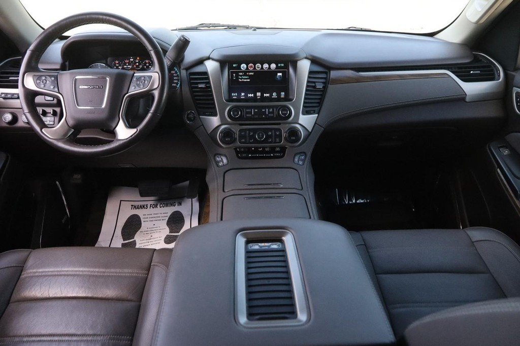 GMC Yukon Vehicle Full-screen Gallery Image 26