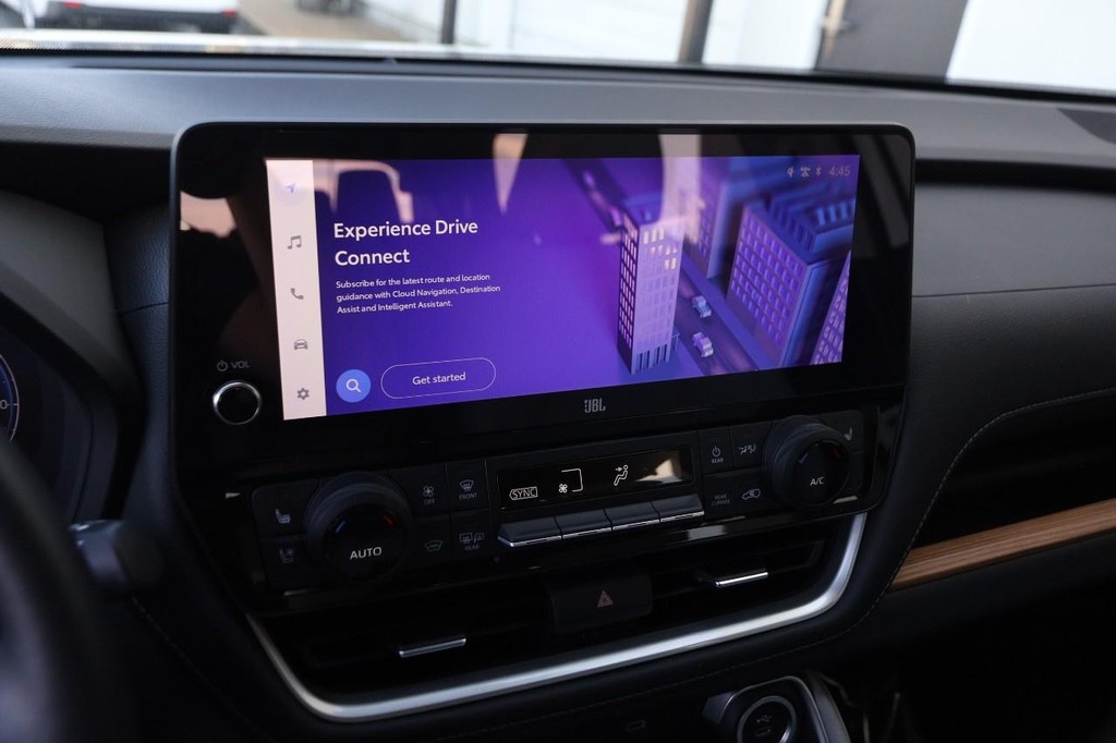 Toyota Grand Highlander Vehicle Full-screen Gallery Image 19