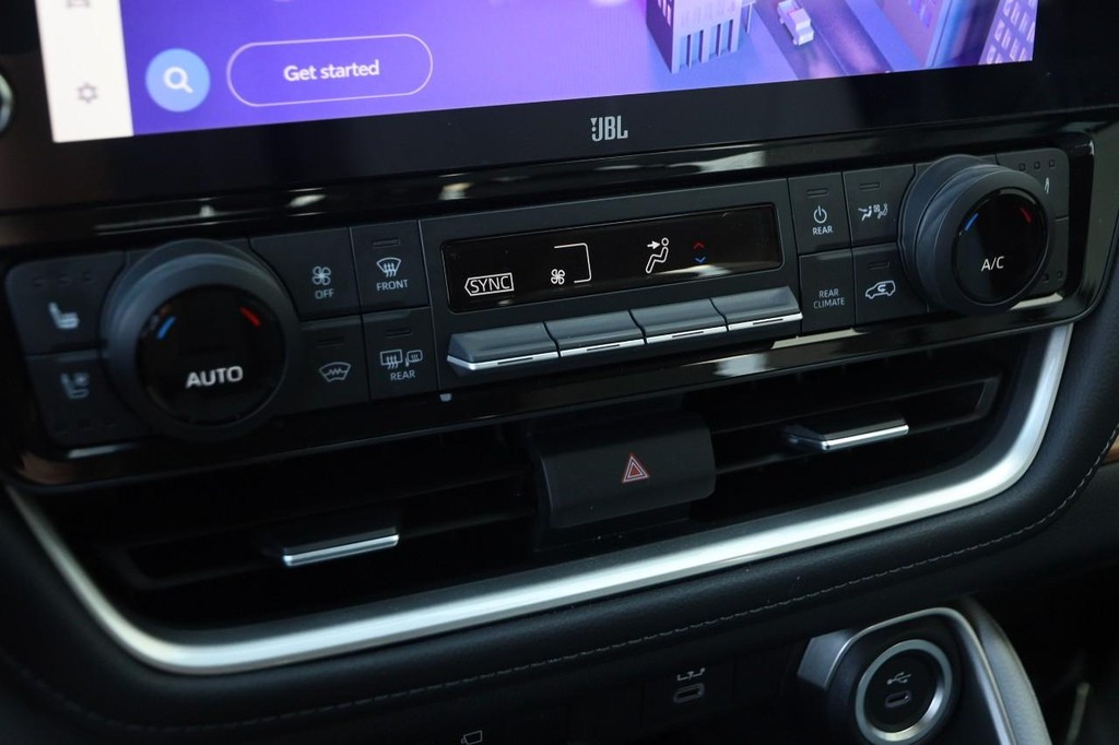 Toyota Grand Highlander Vehicle Full-screen Gallery Image 21