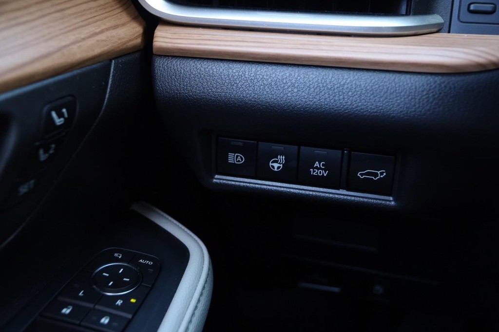 Toyota Grand Highlander Vehicle Full-screen Gallery Image 24