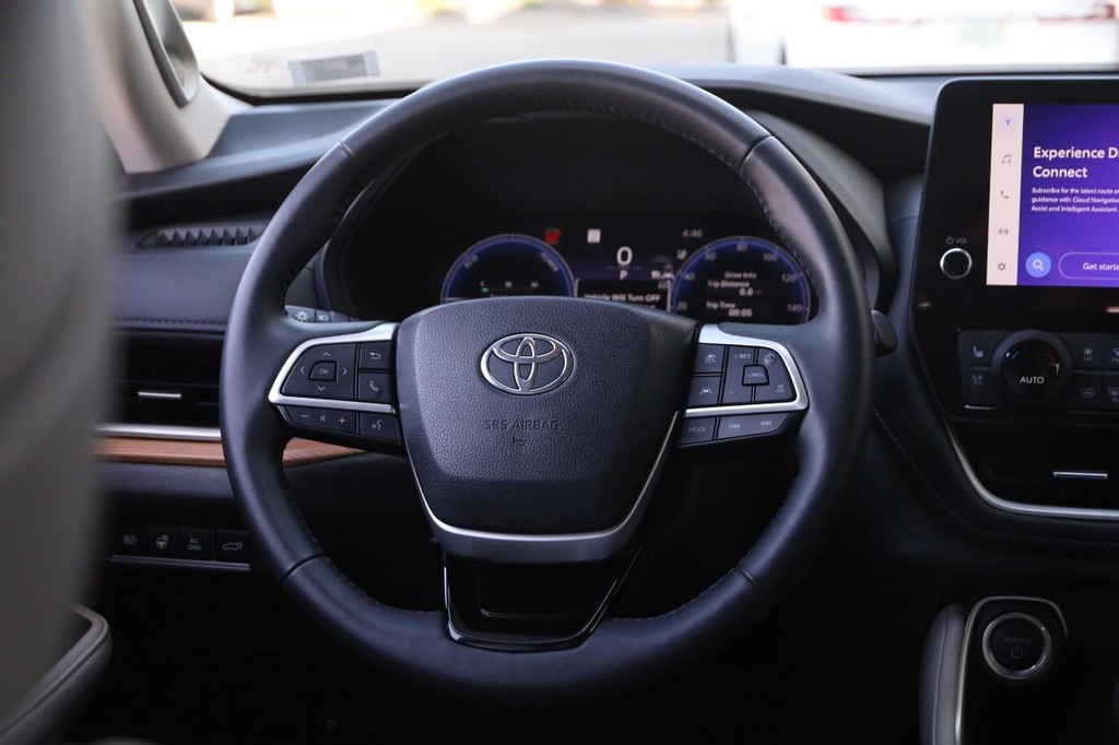 Toyota Grand Highlander Vehicle Full-screen Gallery Image 27
